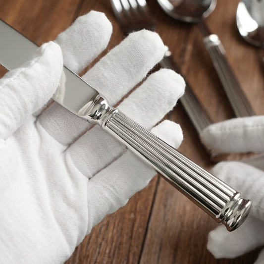 EleganceSteel | Timeless Premium Stainless Steel 16-Piece Cutlery Set